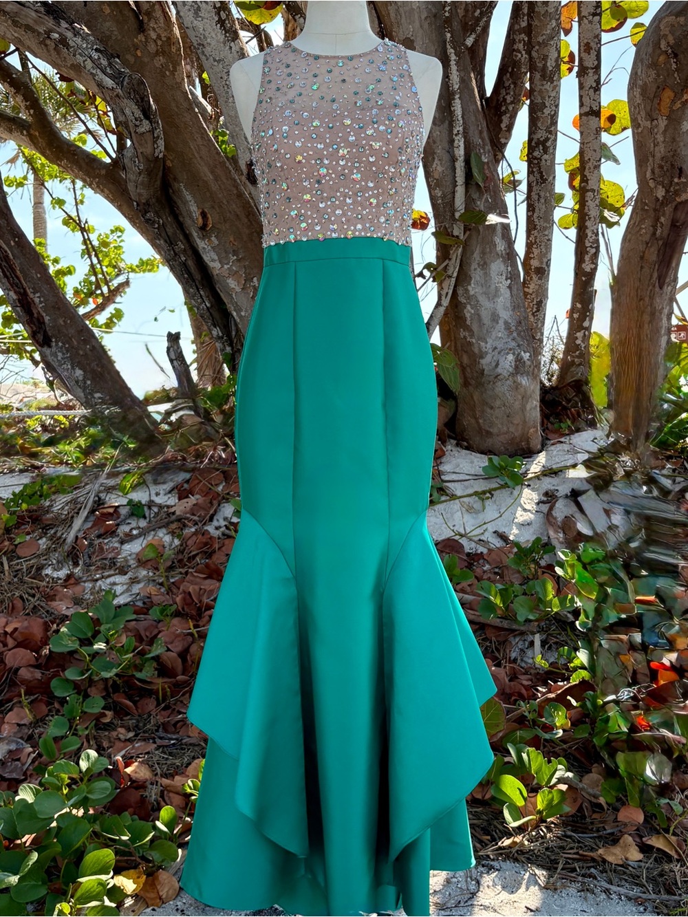 Xscape Nude Bling Mermaid Gown Size 4 Emerald Skirt Dress Prom Gems Sleeveless